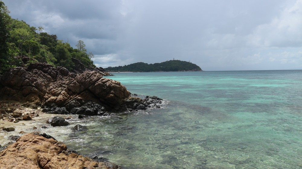 Koh Lipe was an island that was under my eye for more than 1 year. Many people say this is the most beautiful island in Thailand.