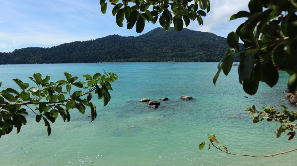 Koh Lipe was an island that was under my eye for more than 1 year. Many people say this is the most beautiful island in Thailand.