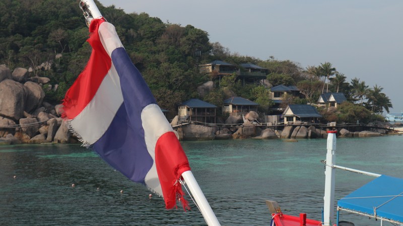 To go from Bangkok to Koh Tao is easy, as there are several options available. Many tourists are doing this trip, so it is easy to find tickets. I bought my ticket online at bookaway