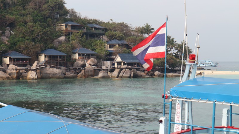 To go from Bangkok to Koh Tao is easy, as there are several options available. Many tourists are doing this trip, so it is easy to find tickets. I bought my ticket online at bookaway