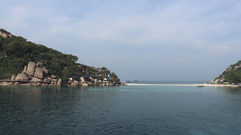 To go from Bangkok to Koh Tao is easy, as there are several options available. Many tourists are doing this trip, so it is easy to find tickets. I bought my ticket online at bookaway