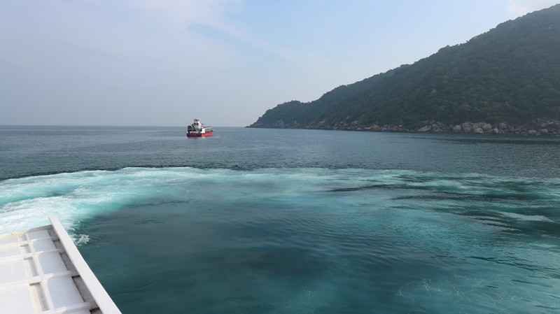 To go from Bangkok to Koh Tao is easy, as there are several options available. Many tourists are doing this trip, so it is easy to find tickets. I bought my ticket online at bookaway