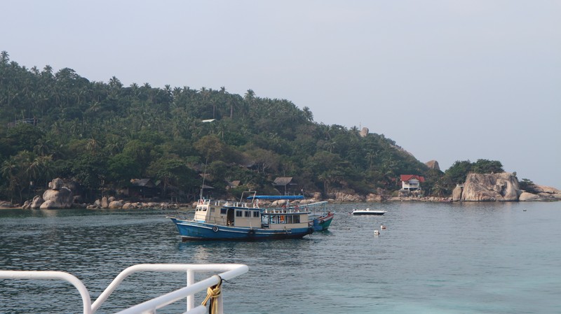 To go from Bangkok to Koh Tao is easy, as there are several options available. Many tourists are doing this trip, so it is easy to find tickets. I bought my ticket online at bookaway