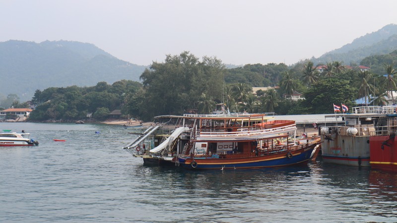 To go from Bangkok to Koh Tao is easy, as there are several options available. Many tourists are doing this trip, so it is easy to find tickets. I bought my ticket online at bookaway