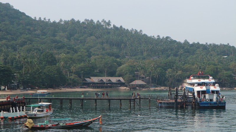 To go from Bangkok to Koh Tao is easy, as there are several options available. Many tourists are doing this trip, so it is easy to find tickets. I bought my ticket online at bookaway