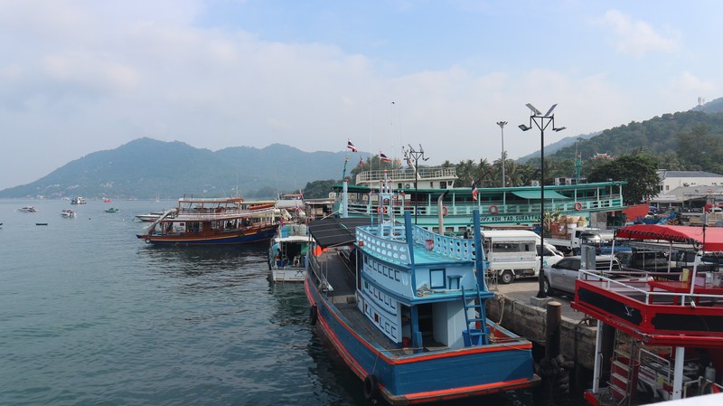 To go from Bangkok to Koh Tao is easy, as there are several options available. Many tourists are doing this trip, so it is easy to find tickets. I bought my ticket online at bookaway