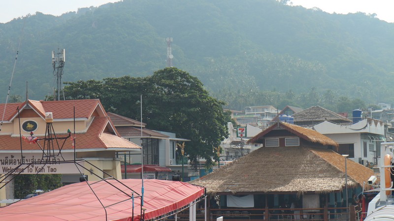 To go from Bangkok to Koh Tao is easy, as there are several options available. Many tourists are doing this trip, so it is easy to find tickets. I bought my ticket online at bookaway