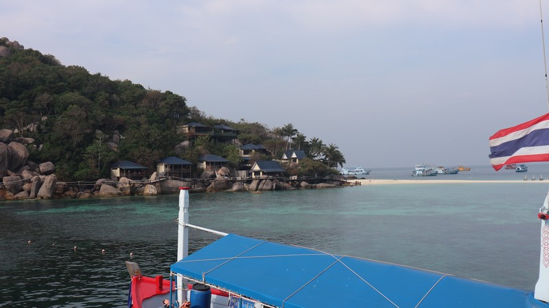 To go from Bangkok to Koh Tao is easy, as there are several options available. Many tourists are doing this trip, so it is easy to find tickets. I bought my ticket online at bookaway