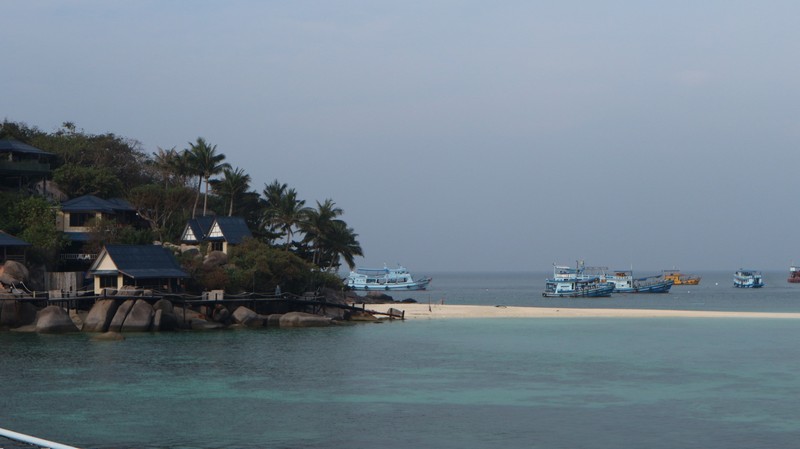 To go from Bangkok to Koh Tao is easy, as there are several options available. Many tourists are doing this trip, so it is easy to find tickets. I bought my ticket online at bookaway