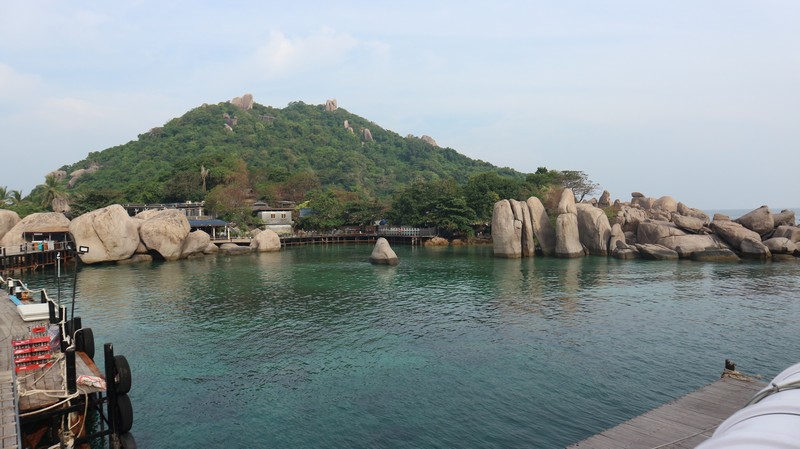 To go from Bangkok to Koh Tao is easy, as there are several options available. Many tourists are doing this trip, so it is easy to find tickets. I bought my ticket online at bookaway