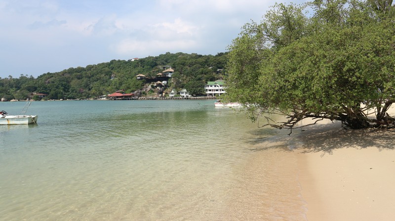 Exploring Koh Tao on foot seeing beautiful beaches.