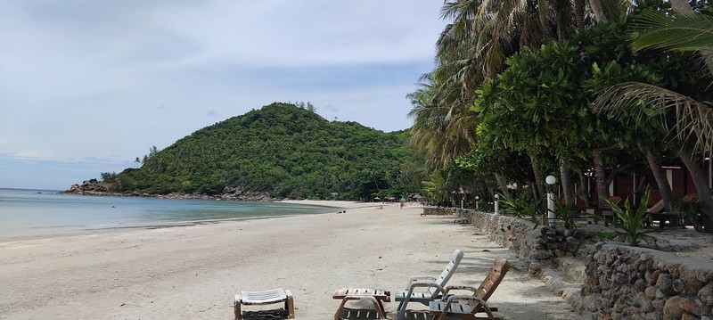 Even though I have been to Koh Phangan before, I didn’t explore the island fully, and one of the missing spots was the famous Bottle Beach.