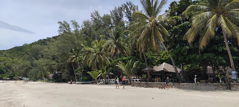 Even though I have been to Koh Phangan before, I didn’t explore the island fully, and one of the missing spots was the famous Bottle Beach.